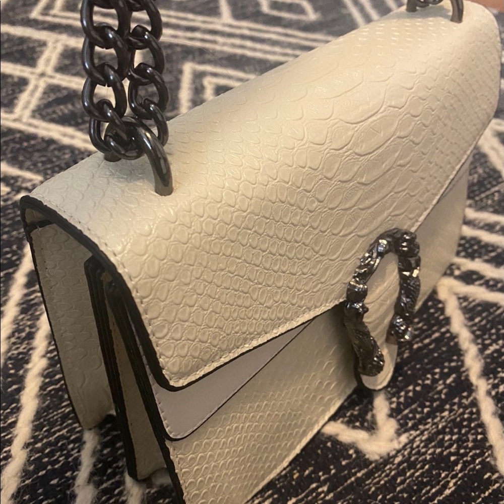 DEEPMEOW - Amazon Off-White Snake Print Crossbody Bag - Picture 2 of 5
